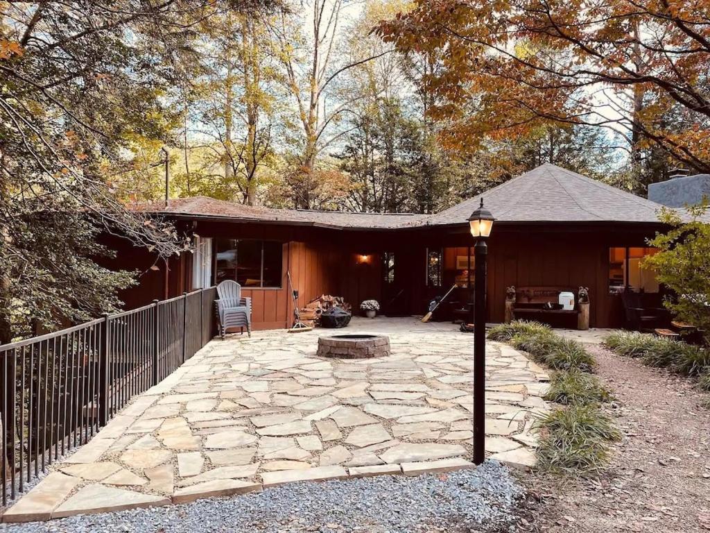 Cabin With Treehouse Views, 3 King Beds, 4 Bunks, And Large Hot Tub! Гатлінбург Екстер'єр фото